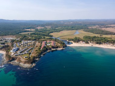 Bulgaristan 'ın Burgaz Bölgesi' ndeki Kiten kasabasının Güney Sahili 'nin şaşırtıcı hava manzarası