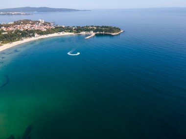 Bulgaristan 'ın Burgaz Bölgesi' ndeki Kiten kasabasının Güney Sahili 'nin şaşırtıcı hava manzarası
