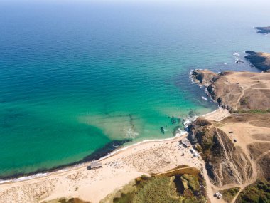 Bulgaristan 'ın Burgaz Bölgesi Sinemorets köyü, Veleka Nehri' nin ağzındaki sahil manzarası