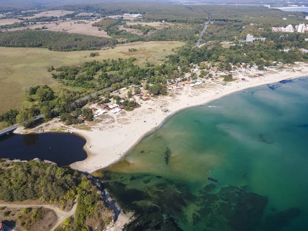 Bulgaristan 'ın Burgaz Bölgesi' ndeki Kiten kasabasının Güney Sahili 'nin şaşırtıcı hava manzarası
