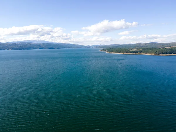 Bulgaristan 'ın Sofya kenti yakınlarındaki Iskar Barajı' nın hava manzarası