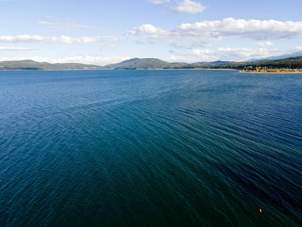 Bulgaristan 'ın Sofya kenti yakınlarındaki Iskar Barajı' nın hava manzarası