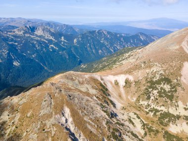 Bulgaristan 'ın Musala zirvesi yakınlarındaki Rila Dağı' nın şaşırtıcı hava manzarası