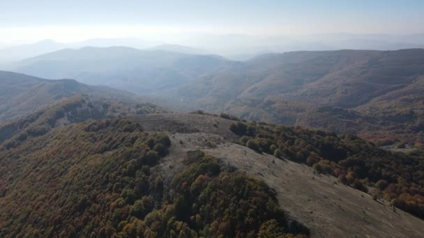 Increíble Paisaje Otoñal Montaña Erul Cerca Del Pico Golemi Región — Vídeos de Stock