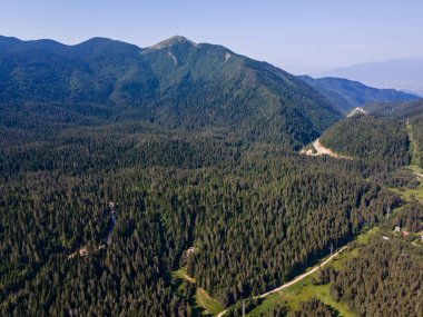 Bulgaristan 'ın Pirin Dağı' ndaki Popovi Livadi Bölgesi 'nin şaşırtıcı hava manzarası