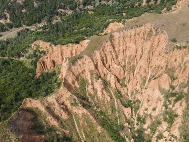 Kaya oluşumunun şaşırtıcı hava manzarası Stob piramitleri, Rila Dağı, Kyustendil bölgesi, Bulgaristan