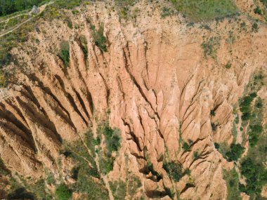 Kaya oluşumunun şaşırtıcı hava manzarası Stob piramitleri, Rila Dağı, Kyustendil bölgesi, Bulgaristan