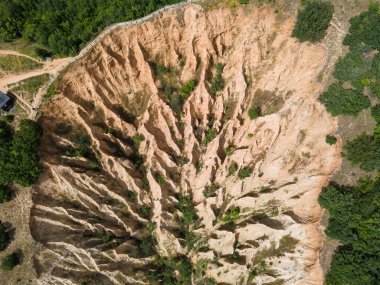 Kaya oluşumunun şaşırtıcı hava manzarası Stob piramitleri, Rila Dağı, Kyustendil bölgesi, Bulgaristan