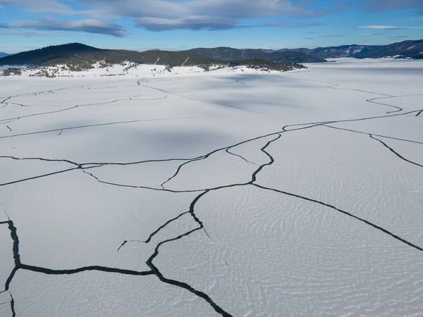 Vista Aérea Invierno Del Embalse Batak Cubierto Hielo Región Pazardzhik —  Fotos de Stock