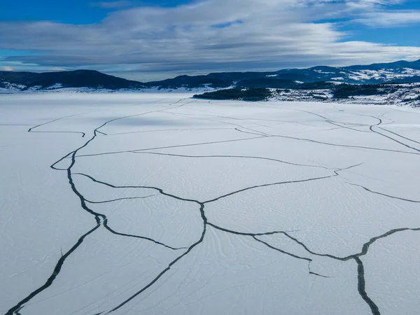 Vista Aérea Invierno Del Embalse Batak Cubierto Hielo Región Pazardzhik —  Fotos de Stock