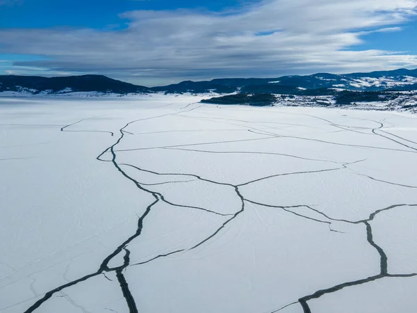 Vista Aérea Invierno Del Embalse Batak Cubierto Hielo Región Pazardzhik —  Fotos de Stock