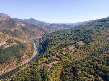 Iskar Nehri Boğazı 'nın Lakatnik, Balkan Dağları, Sofya Bölgesi, Bulgaristan yakınlarındaki hava manzarası
