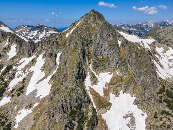 Bulgaristan 'ın Popovo Gölü yakınlarındaki Pirin Dağı' nın şaşırtıcı hava manzarası