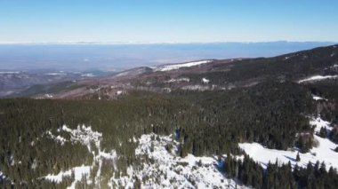 Bulgaristan 'ın Sofya Şehir Bölgesi Ofeliite bölgesindeki Vitosha Dağı' nın Hava Kış Manzarası