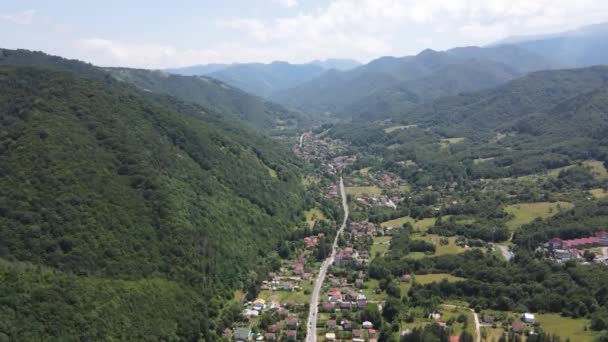 Flygfoto Över Byn Ribaritsa Balkan Mountains Lovech Region Bulgarien — Stockvideo