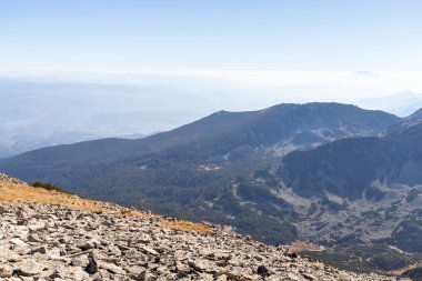 Bulgaristan 'ın Polezhan Tepesi yakınlarındaki Pirin Dağı' nın Şaşırtıcı Manzarası