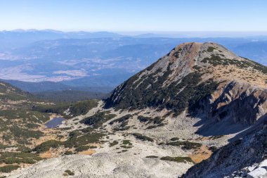 Bulgaristan 'ın Polezhan Tepesi yakınlarındaki Pirin Dağı' nın Şaşırtıcı Manzarası