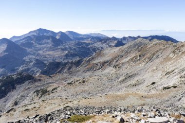 Bulgaristan 'ın Polezhan Tepesi yakınlarındaki Pirin Dağı manzarası