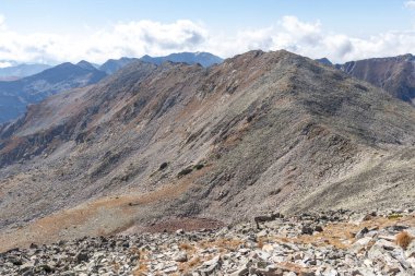 Bulgaristan 'ın Polezhan Tepesi yakınlarındaki Pirin Dağı' nın Şaşırtıcı Manzarası