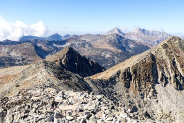 Bulgaristan 'ın Polezhan Tepesi yakınlarındaki Pirin Dağı' nın Şaşırtıcı Manzarası