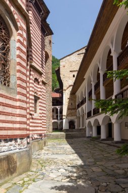 RILA Monasteri, BULGARIA - 24 Haziran 2021: Rila Ortodoks Manastırı (Rila Manastırı), Kyustendil Bölgesi, Bulgaristan