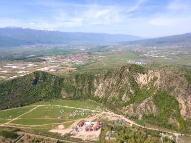 Bulgaristan 'ın Kozhuh Dağı ve Petrich vadisinin hava manzarası