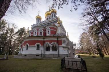 Bulgaristan 'ın Stara Zagora bölgesindeki Shipka kasabasındaki Rus kilisesi olarak bilinen Shipka Manastırı Kutsal Doğuş