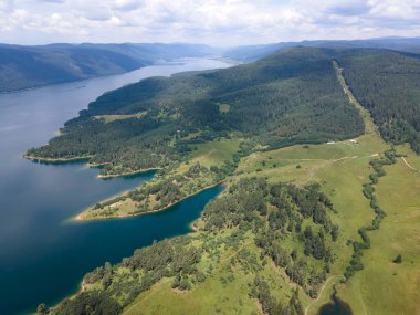 Bulgaristan 'ın Smolyan Bölgesi, Dospat Reservoir hava manzarası