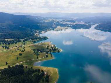 Bulgaristan 'ın Smolyan Bölgesi, Dospat Reservoir hava manzarası