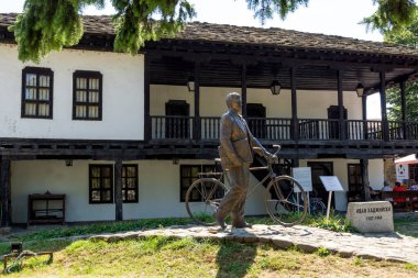 TROYAN, BULGARIA - 31 Ağustos 2021: Bulgaristan 'ın Troyan, Lovech bölgesinin inanılmaz manzarası