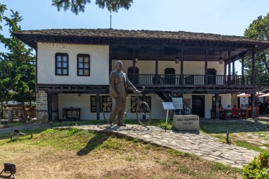 TROYAN, BULGARIA - 31 Ağustos 2021: Bulgaristan 'ın Troyan, Lovech bölgesinin inanılmaz manzarası