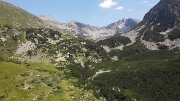 Amazing Aerial View Kamenitsa Yalovarnika Peaks Pirin Mountain Bulgaria — Video