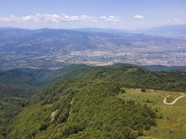 Bulgaristan 'ın Blagoevgrad bölgesindeki Belasitsa Dağı' nın şaşırtıcı hava manzarası