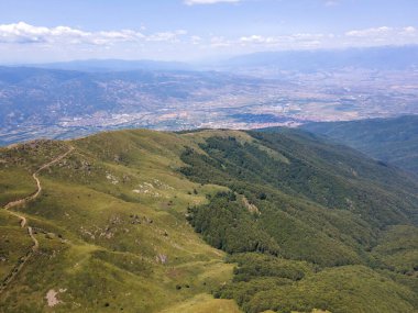 Bulgaristan 'ın Blagoevgrad bölgesindeki Belasitsa Dağı' nın şaşırtıcı hava manzarası