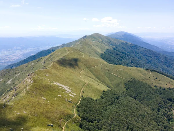 Bulgaristan 'ın Blagoevgrad bölgesindeki Belasitsa Dağı' nın şaşırtıcı hava manzarası