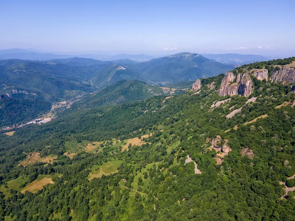 Vista Aerea Della Montagna Dei Balcani Vicino Alla Città Teteven — Foto Stock