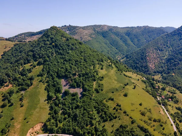 Vista Aérea Montaña Balcánica Cerca Ciudad Teteven Región Lovech Bulgaria —  Fotos de Stock