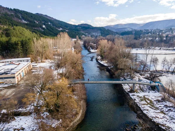 Bulgaristan 'ın başkenti Sofya' daki Pancharevo Gölü 'nün kış manzarası