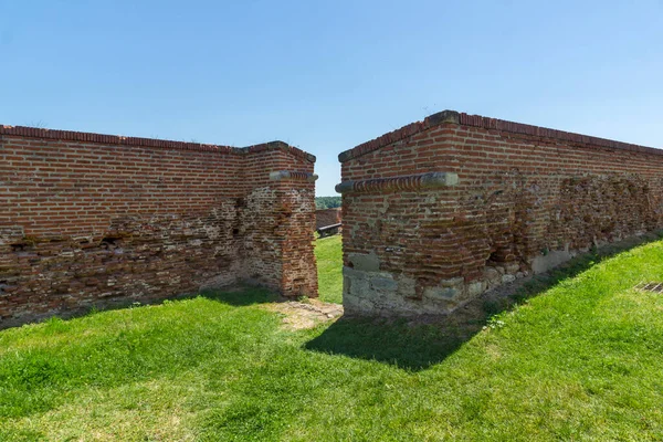Bulgaristan 'ın Vidin kentindeki Tuna Nehri kıyısındaki Ortaçağ Baba Vida Kalesi