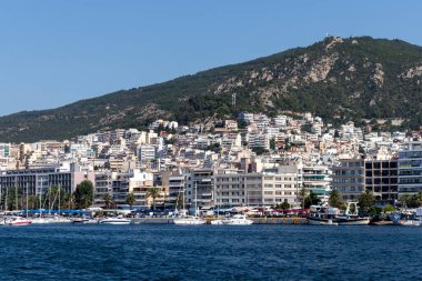 KAVALA, GREECE - 22 Haziran 2019: Yunanistan 'ın Doğu Makedonya ve Trakya kentinin muhteşem panoramik manzarası