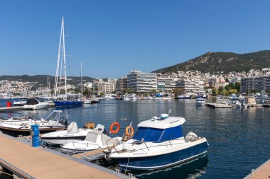 KAVALA, GREECE - 22 Haziran 2019: Yunanistan 'ın Doğu Makedonya ve Trakya kentinin muhteşem panoramik manzarası