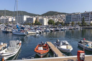 KAVALA, GREECE - 22 Haziran 2019: Yunanistan 'ın Doğu Makedonya ve Trakya kentinin muhteşem panoramik manzarası