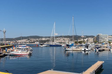 KAVALA, GREECE - 22 Haziran 2019: Yunanistan 'ın Doğu Makedonya ve Trakya kentinin muhteşem panoramik manzarası