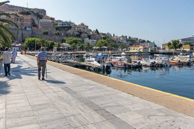 KAVALA, GREECE - 22 Haziran 2019: Yunanistan 'ın Doğu Makedonya ve Trakya kentinin muhteşem panoramik manzarası