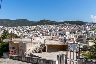 KAVALA, GREECE - 22 Haziran 2019: Yunanistan 'ın Doğu Makedonya ve Trakya kentinin muhteşem panoramik manzarası
