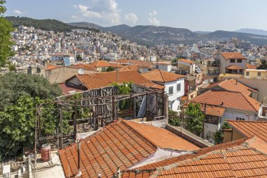 KAVALA, GREECE - 22 Haziran 2019: Yunanistan 'ın Doğu Makedonya ve Trakya kentinin muhteşem panoramik manzarası
