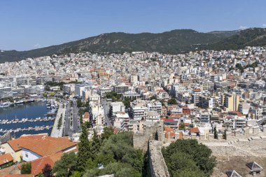 KAVALA, GREECE - 22 Haziran 2019: Yunanistan 'ın Doğu Makedonya ve Trakya kentinin muhteşem panoramik manzarası