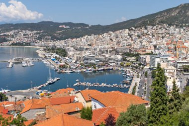 KAVALA, GREECE - 22 Haziran 2019: Yunanistan 'ın Doğu Makedonya ve Trakya kentinin muhteşem panoramik manzarası