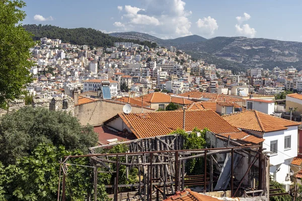 KAVALA, GREECE - 22 Haziran 2019: Yunanistan 'ın Doğu Makedonya ve Trakya kentinin muhteşem panoramik manzarası