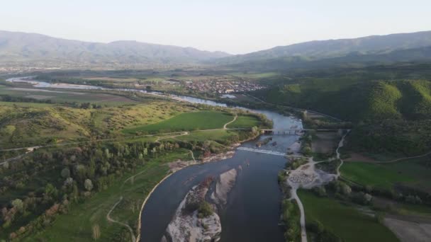 Vista Aérea Del Atardecer Del Río Struma Que Pasa Cerca — Vídeos de Stock
